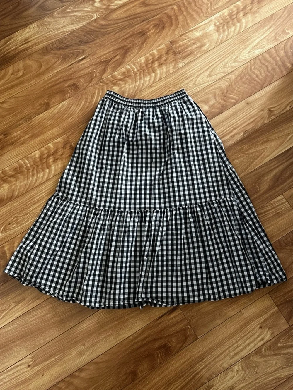 Who What Wear asymmetrical gingham tiered ruffle skirt - Picture 2 of 4
